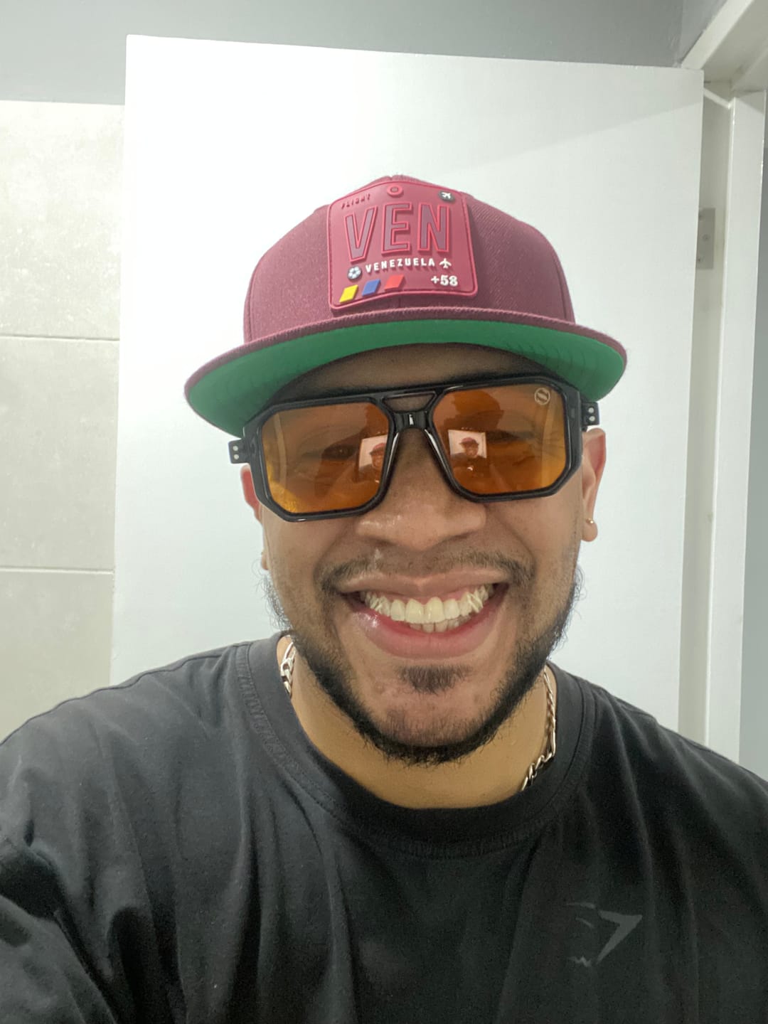 Customer photo review of VEN - Venezuela Flat Snapback Vinotinto