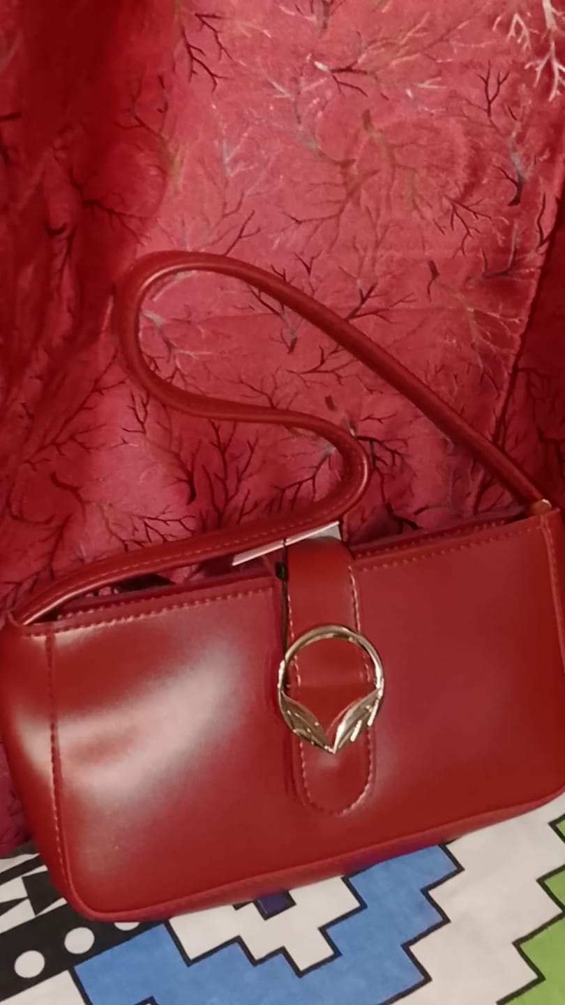 Customer photo review of Bordeaux Classic Shoulder Bag