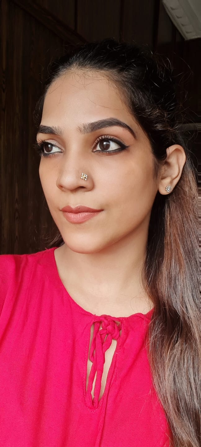 Customer photo review of Harmonious Circle Screw Nose Pin