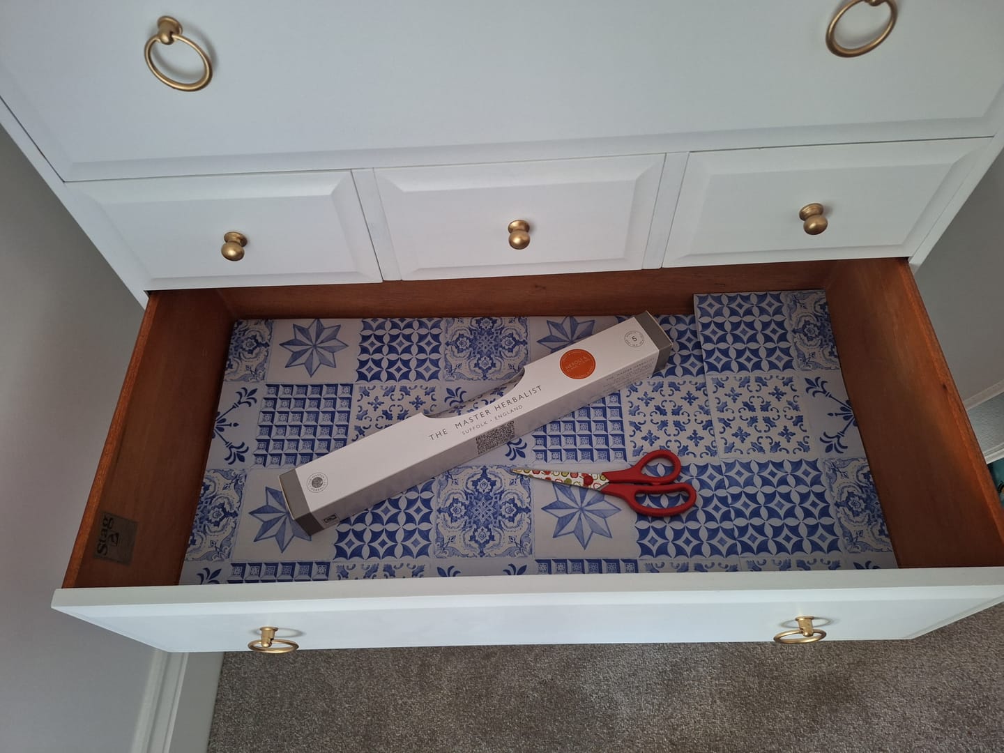 Customer photo review of NEROLI & YLANG YLANG Scented Drawer Liners with a Portuguese Tile Pattern