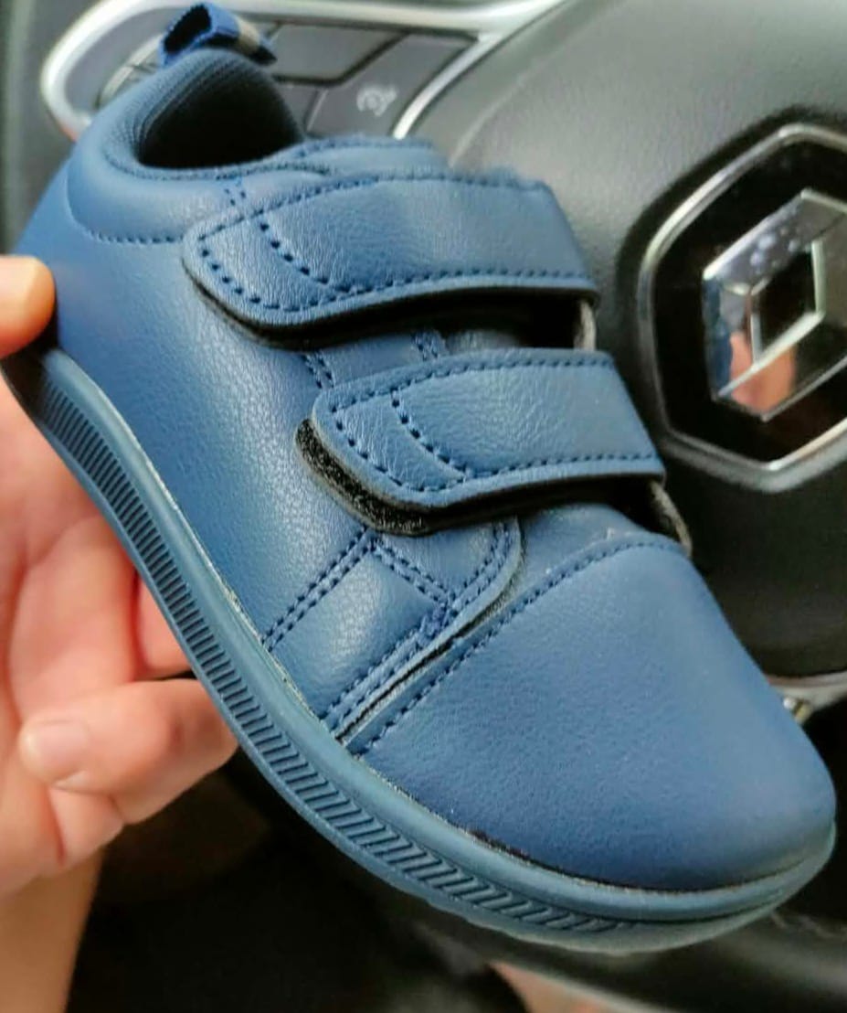 Customer photo review of ZZFABER Kids Minimalist Sneakers Boys Girls Wide Toe Casual  Barefoot Shoes