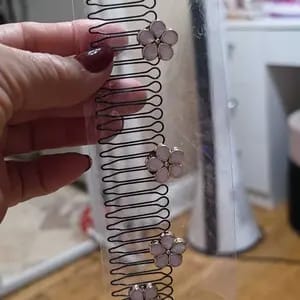 Customer photo review of Fissaggio Capelli U Shape Set 3 Pezzi Pinza Elasticizzata Nera