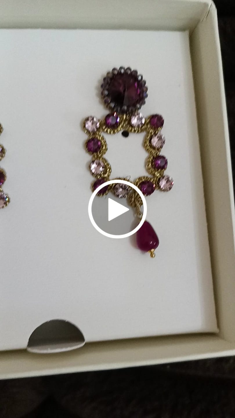 Customer video review of Orecchini Phoebe