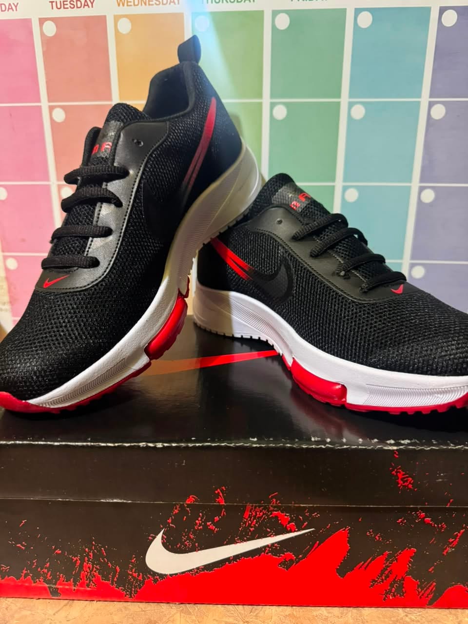 Customer photo review of Tenis 025 Negro Negro Rojo