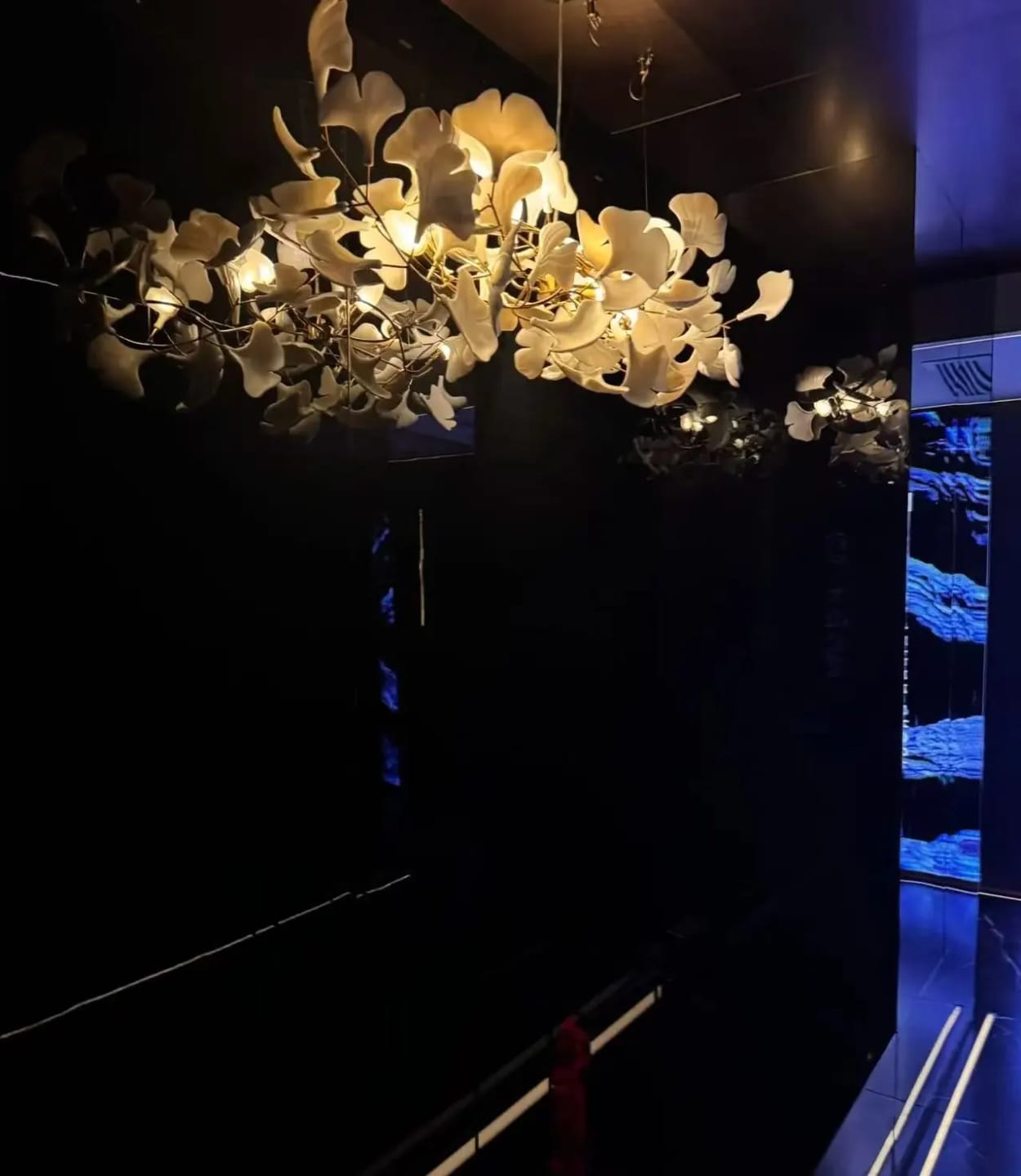Customer photo review of Horizon Bloom Gingko Chandelier, Porcelain Leaf Ceiling Light, 7 Sizes