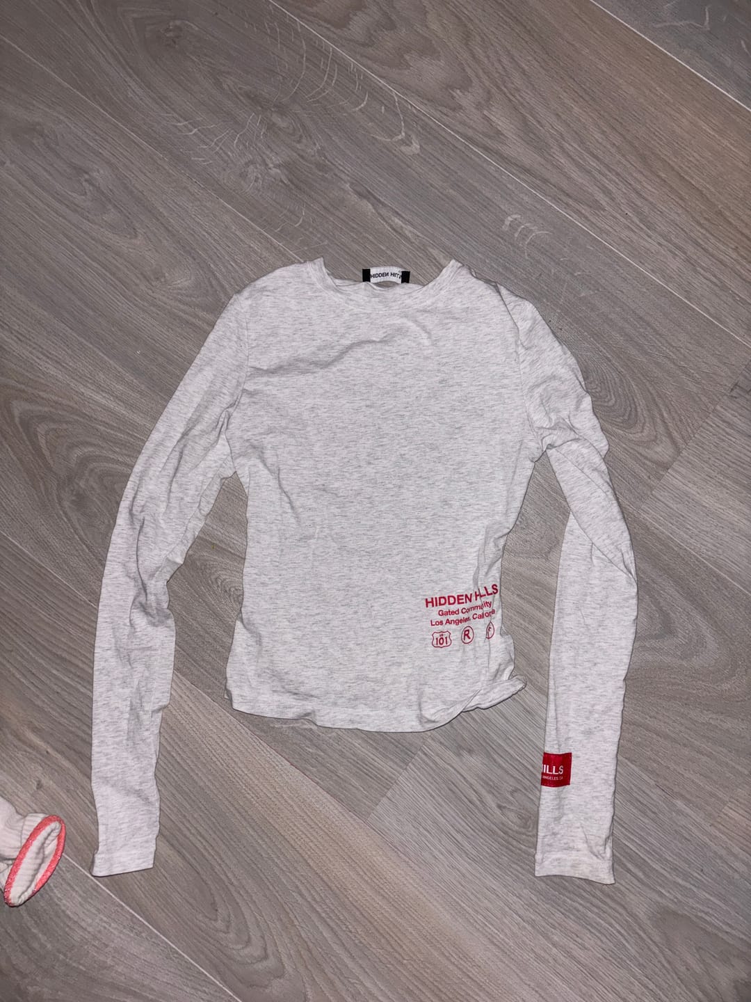 Customer photo review of VINTAGE LOGO LONGSLEEVE T-SHIRT WHITE