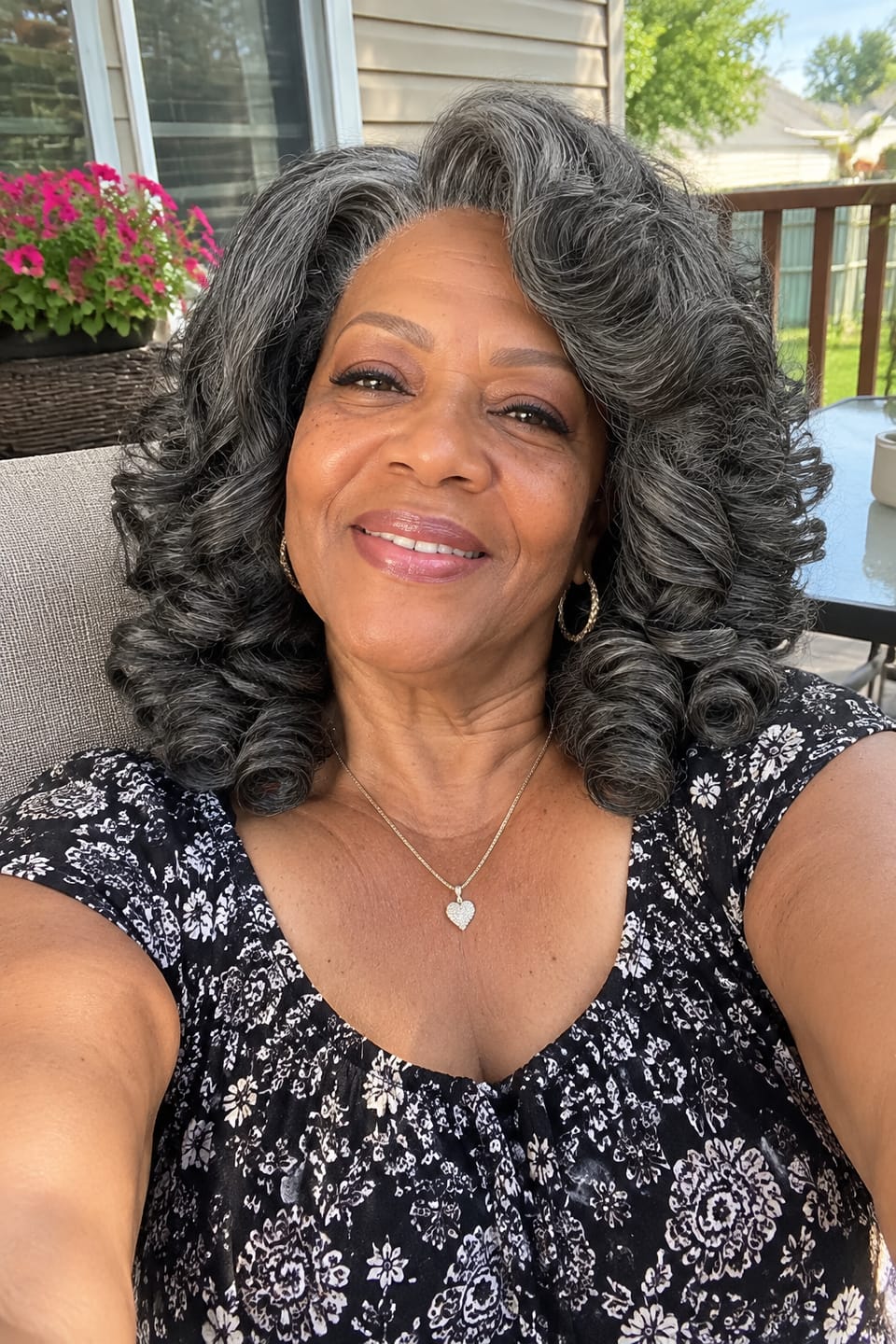 Customer photo review of Luvwin Salt & Pepper Kinky Wavy Curly Free Parting Glueless Gray Wig