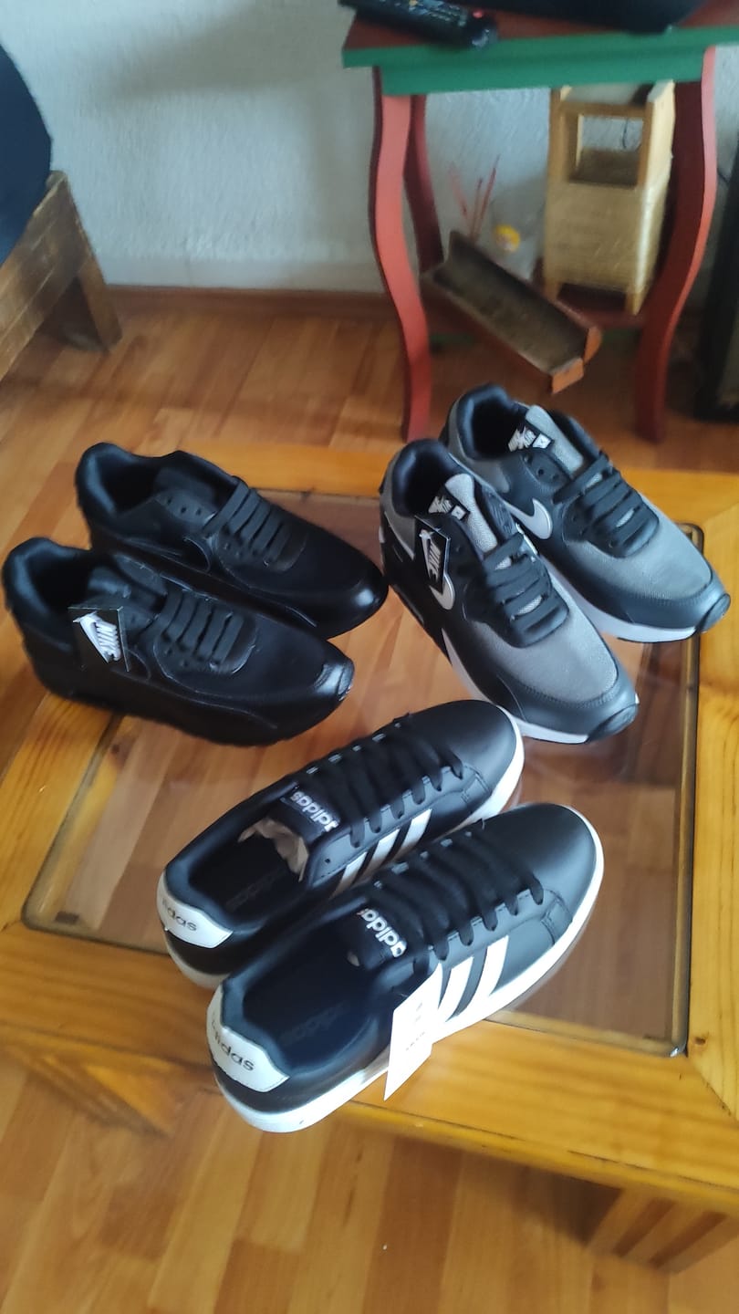 Customer photo review of Tenis Max 90 Negro Total