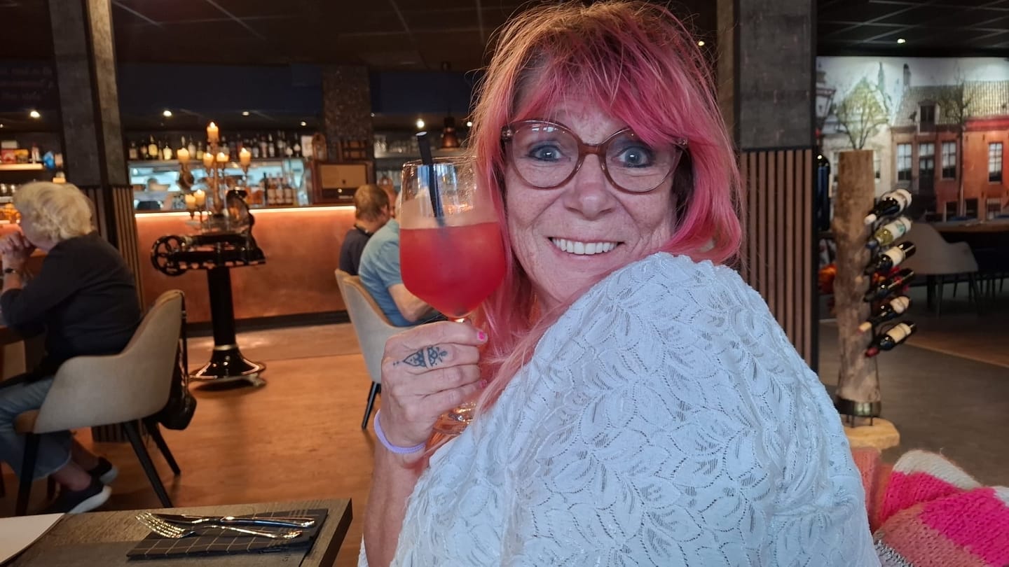 Customer photo review of Mattie Cotton Pink - Vegan Semi-Permanent Direct Dye Hair Color Cream 210 ml