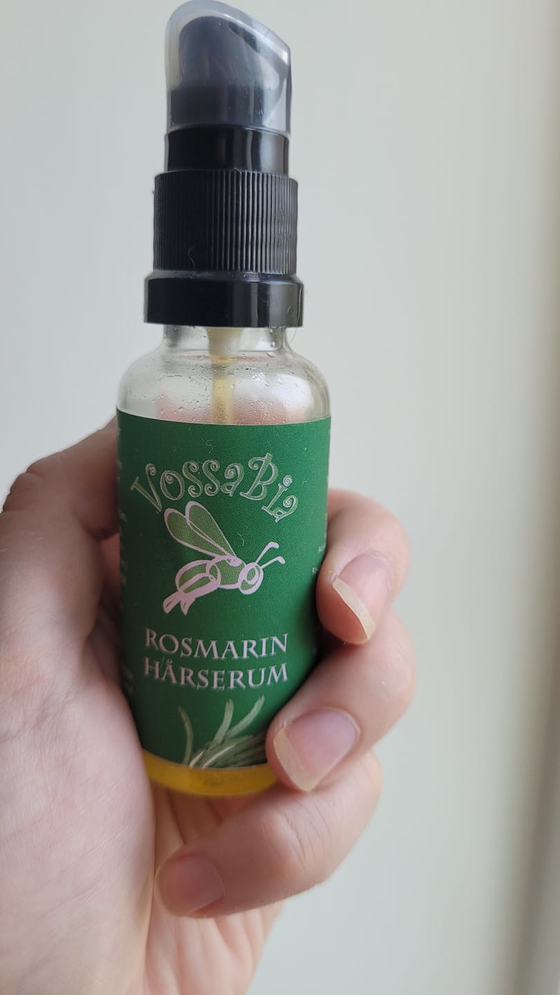 Reseña fotográfica de una clienta sobre el sérum capilar de romero