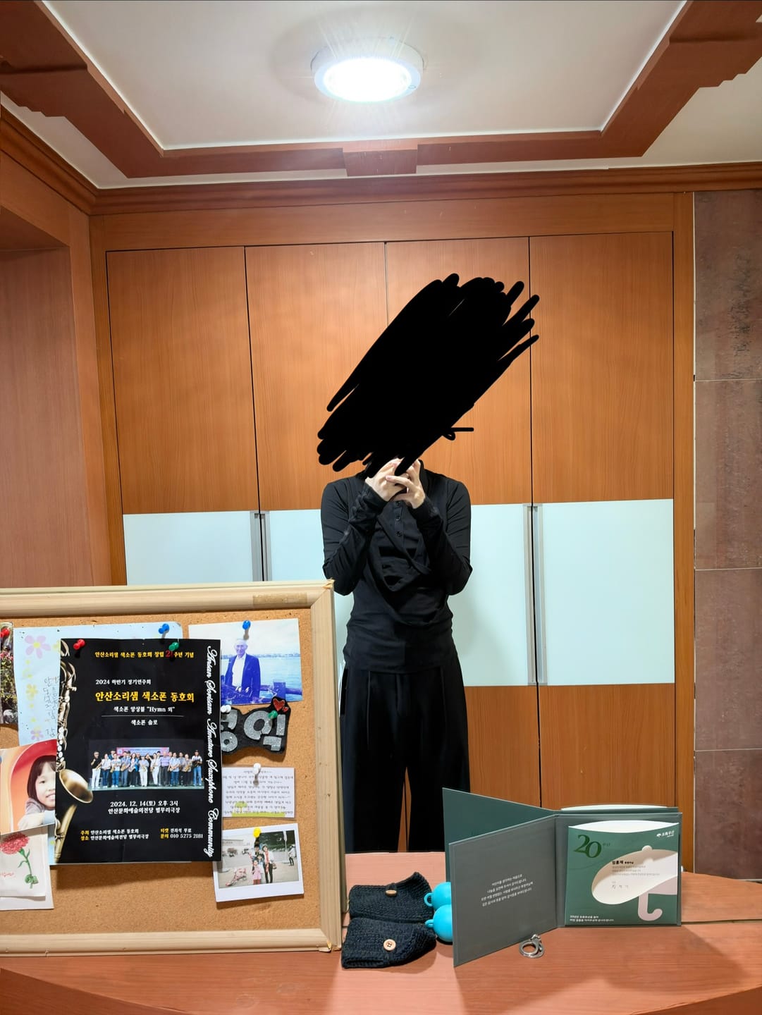 Customer photo review of Rase le sol Draped Neck Slim-Fit Long Sleeve T-Shirt