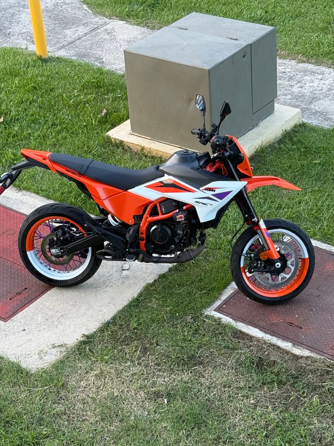 Customer photo review of 50/50 Supermoto Wheel Graphics - 2 Color Wheel Wrap