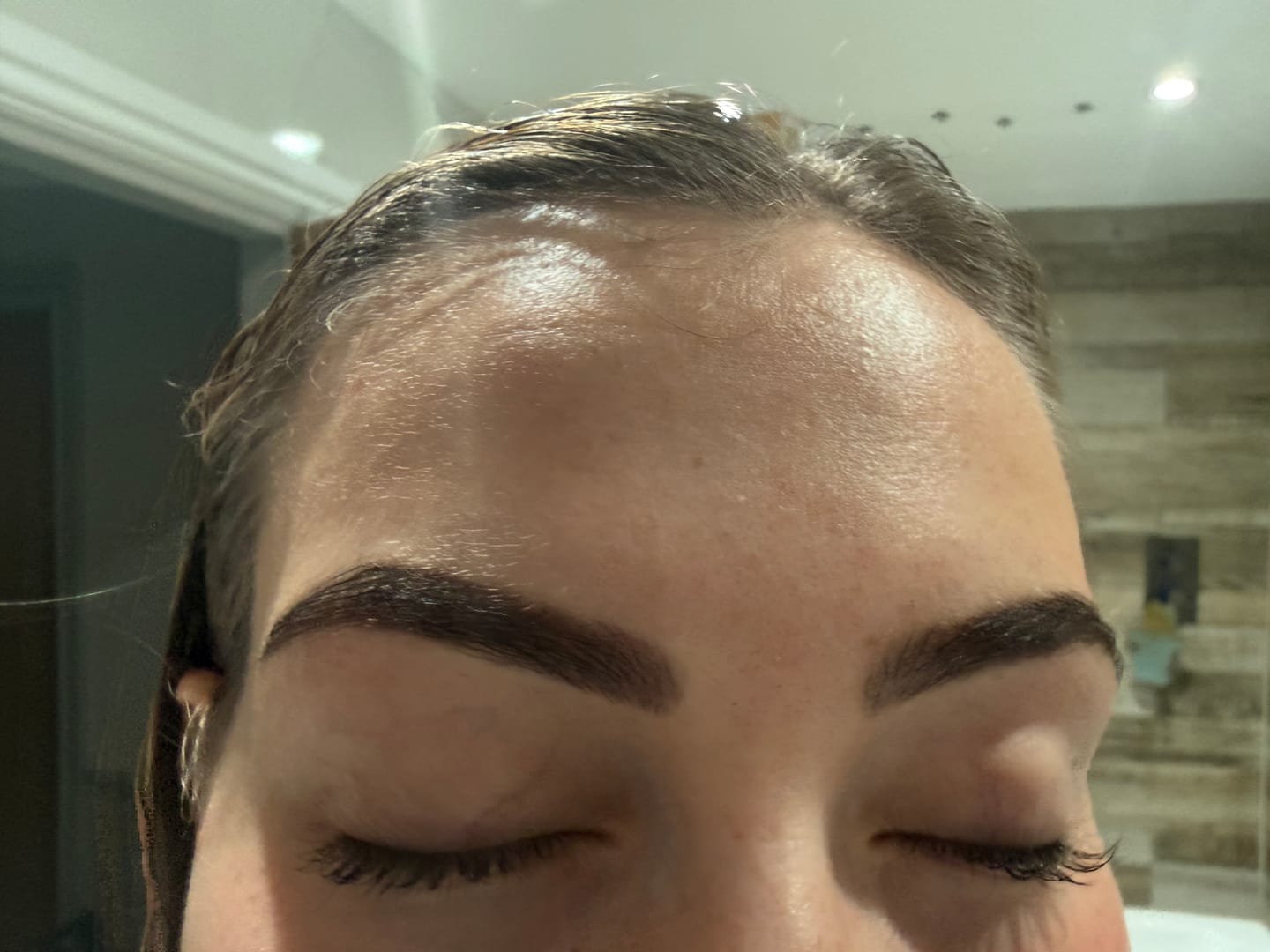 Opinión con foto de un cliente sobre Oak - Tinte híbrido para cejas - 15 ml