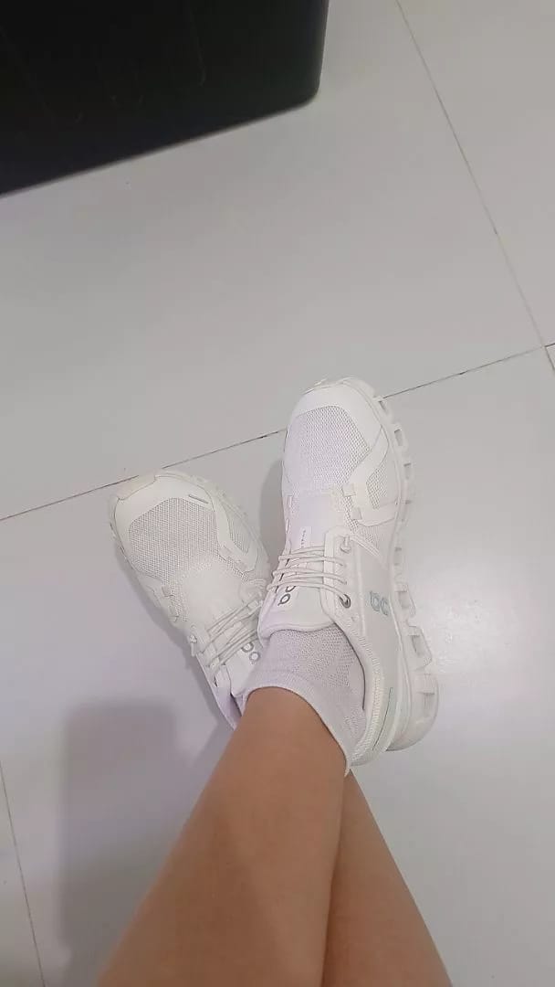 Customer photo review of Cloud 6 White | White - WCL
