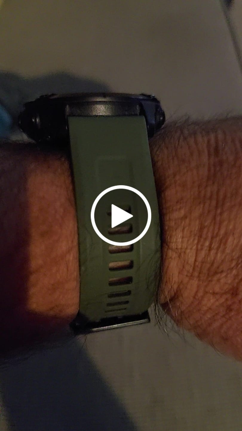 Customer video review of QuickFit 22mm 26mm Strap for Garmin Epix Gen 2 Silicone Watch Strap for Garmin Fenix 8, 8X, 7 7X 5Plus 6XPro Enduro 2