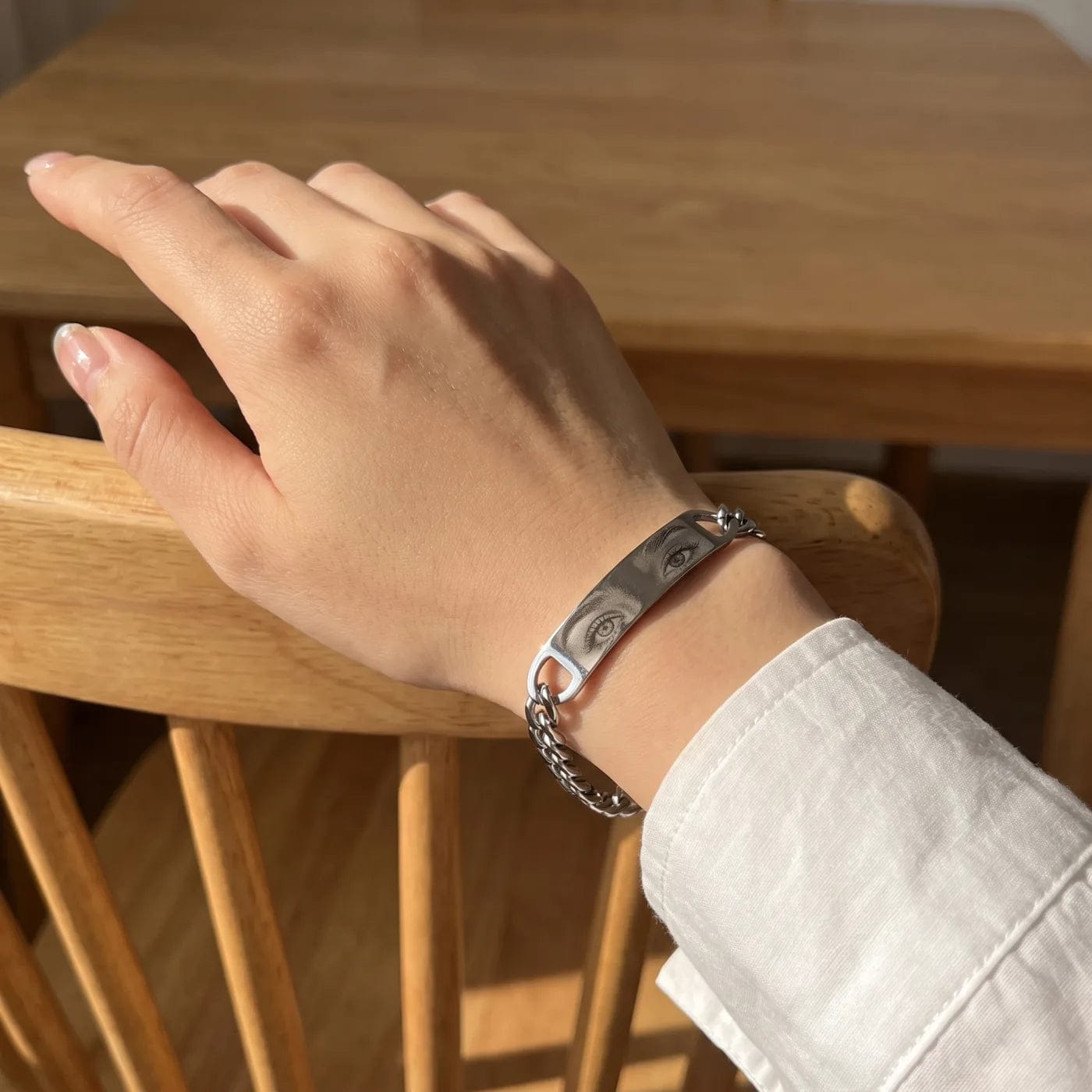 Customer photo review of Pulsera Ojo Eterno | Joyería Personalizable