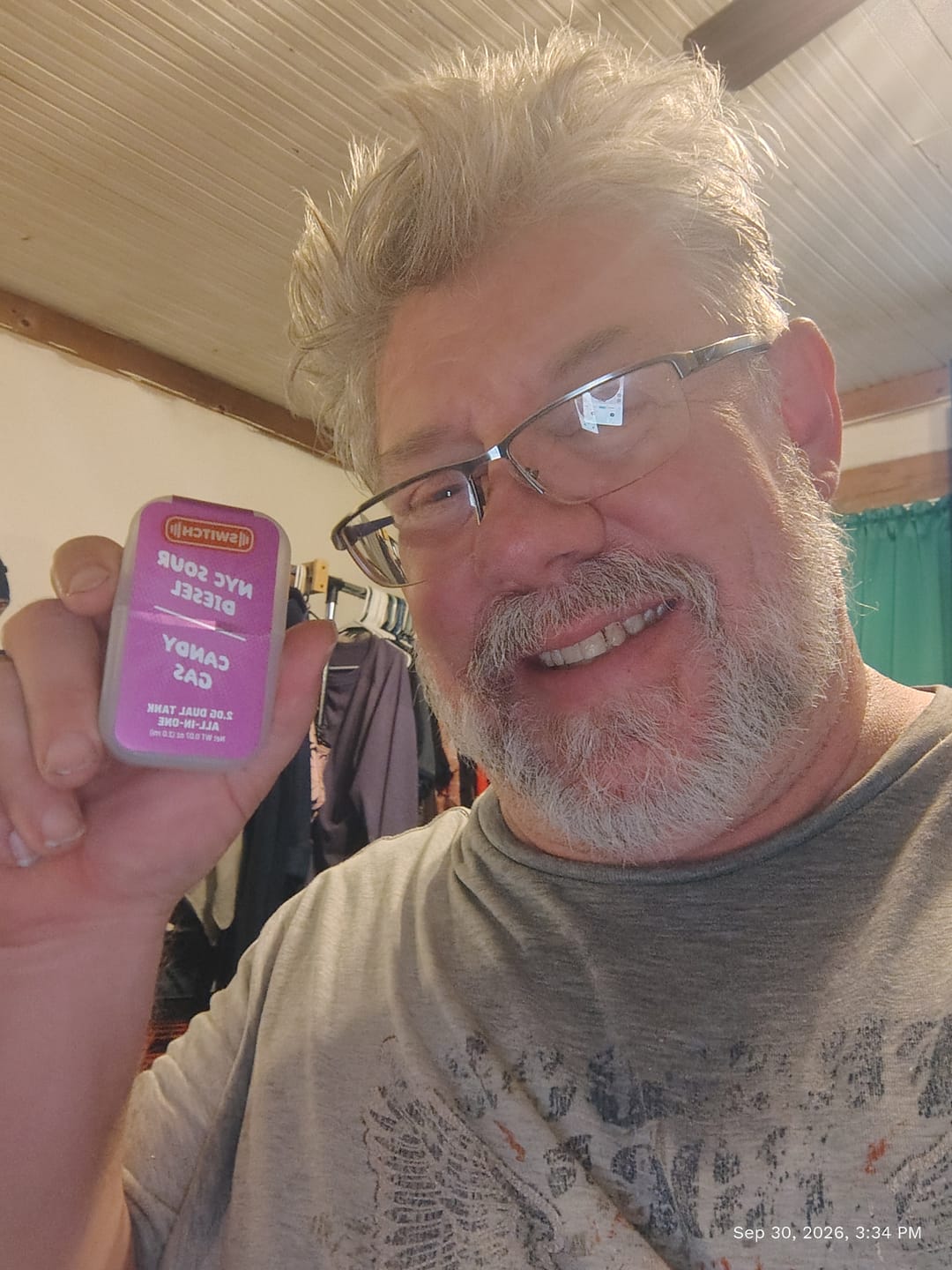 Customer photo review of Switch - 2G NYC Sour Diesel/Candy Gas