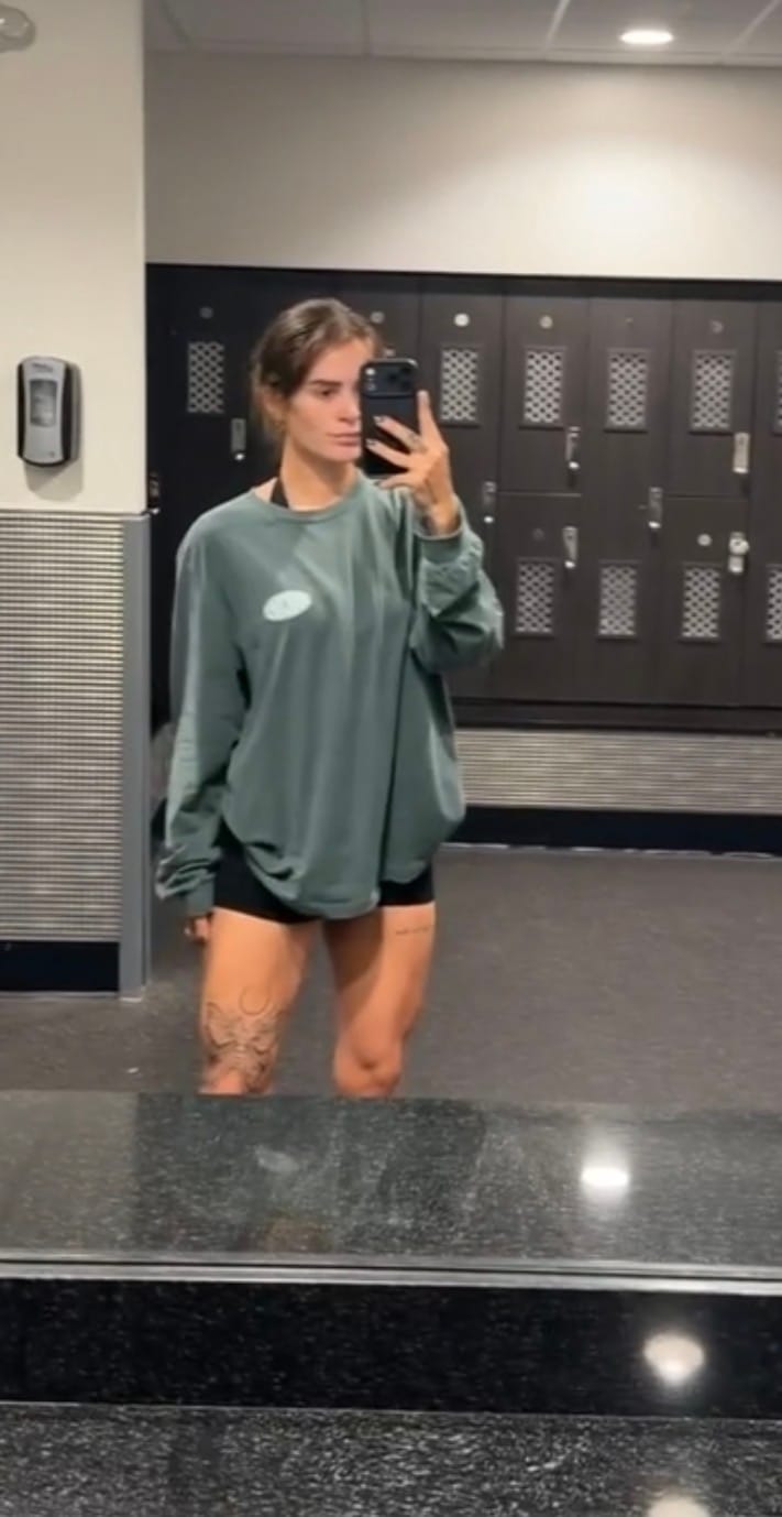 Customer photo review of HEAVYWEIGHT LONG SLEEVE TEE - PINE