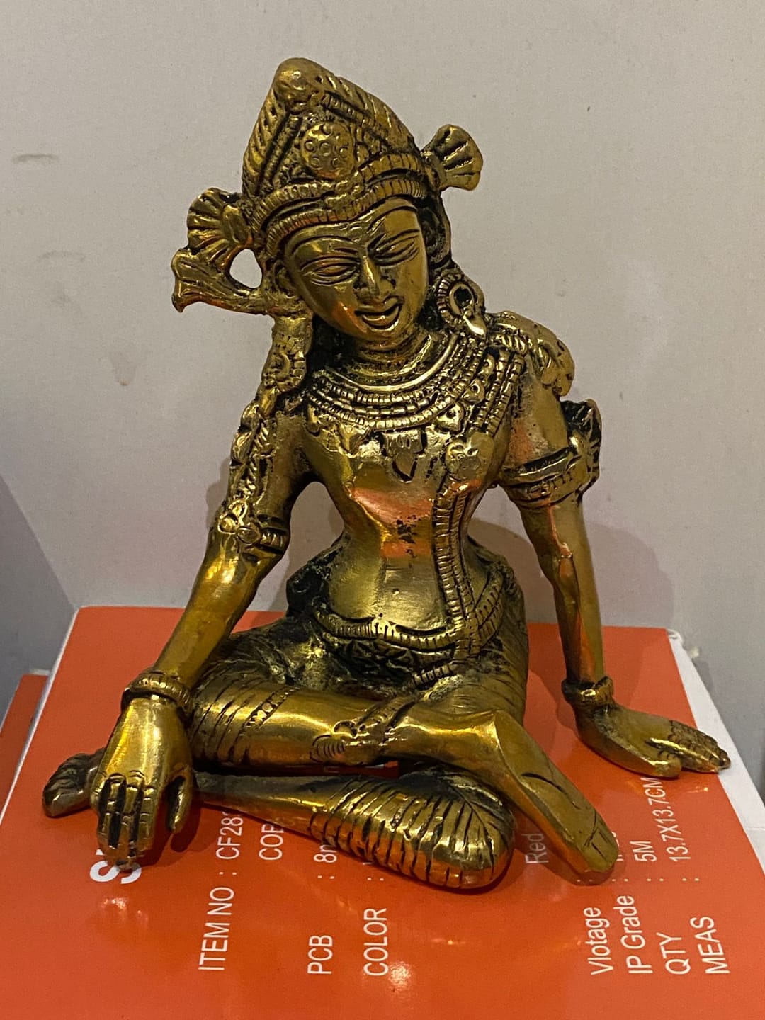 Customer photo review of Brass Indra Dev Idol Vastu Remedy for Authority, Courage and Divine Protection for Home and Office Placement | 15 x 8 x 14.3 cm | 1.20 kg