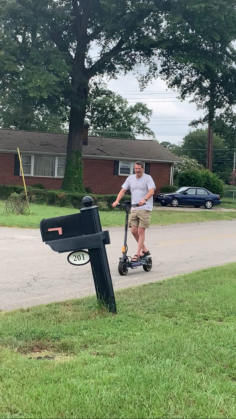 Customer photo review of Ausom K20 Pro (Laluz 2 Pro) Dual Motor E-Scooter