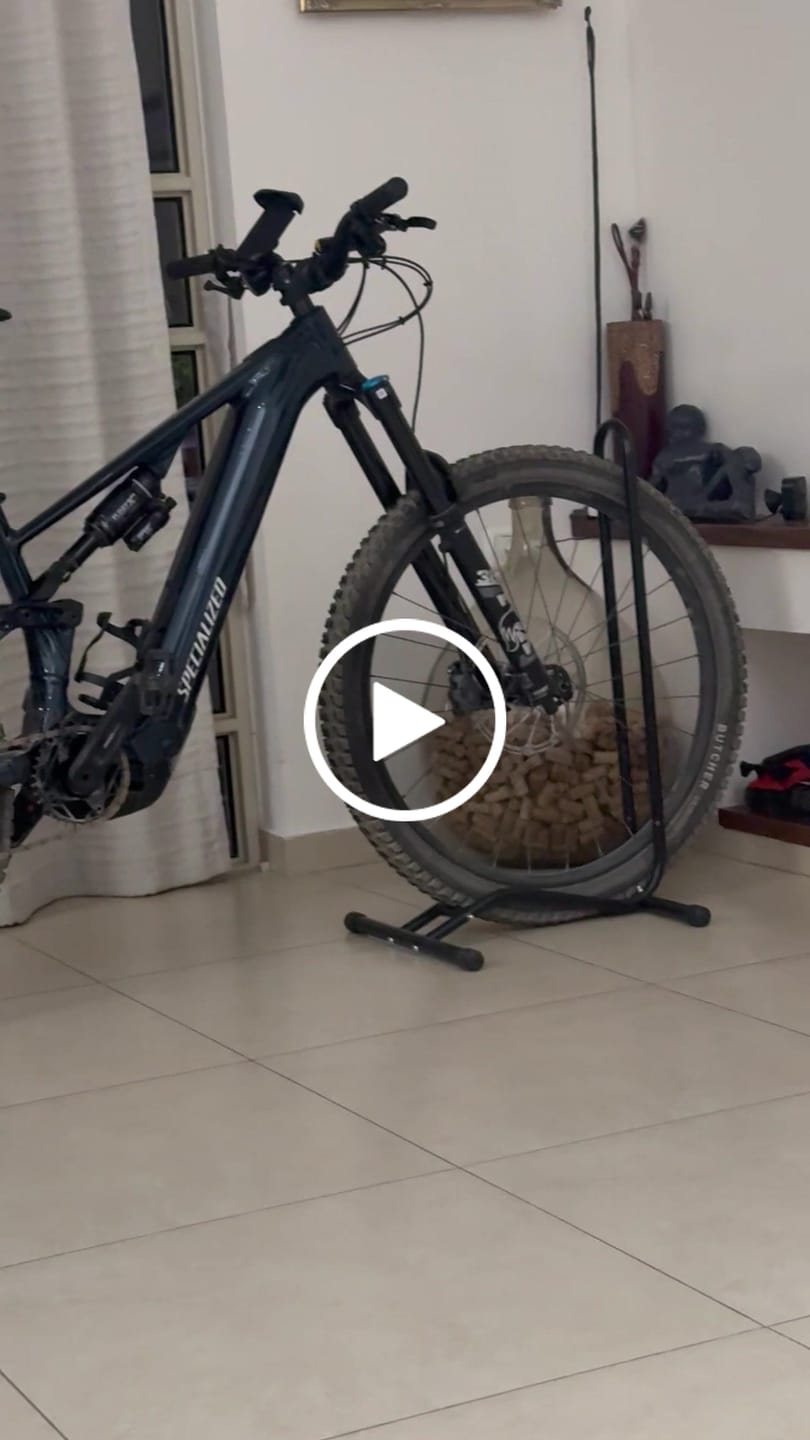 Customer video review of מתקן חנייה לאופניים גבוה מעמד לאופניים לבית או לחנות ERC