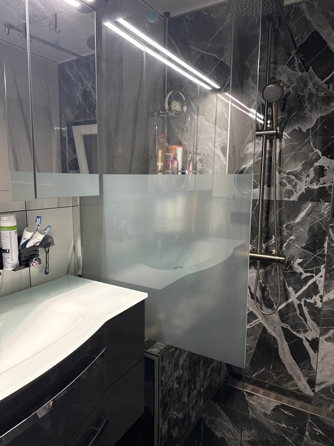 Customer photo review of Duschwand Walk-In ESG, Teilsatiniert