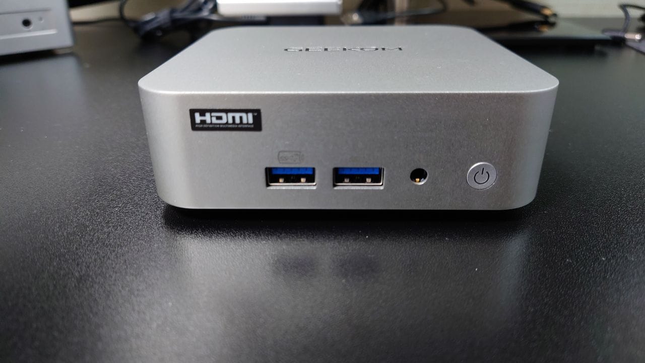 Customer photo review of GEEKOM  A8 ミニPC 2026エディション AMD Ryzen R7-8745HS