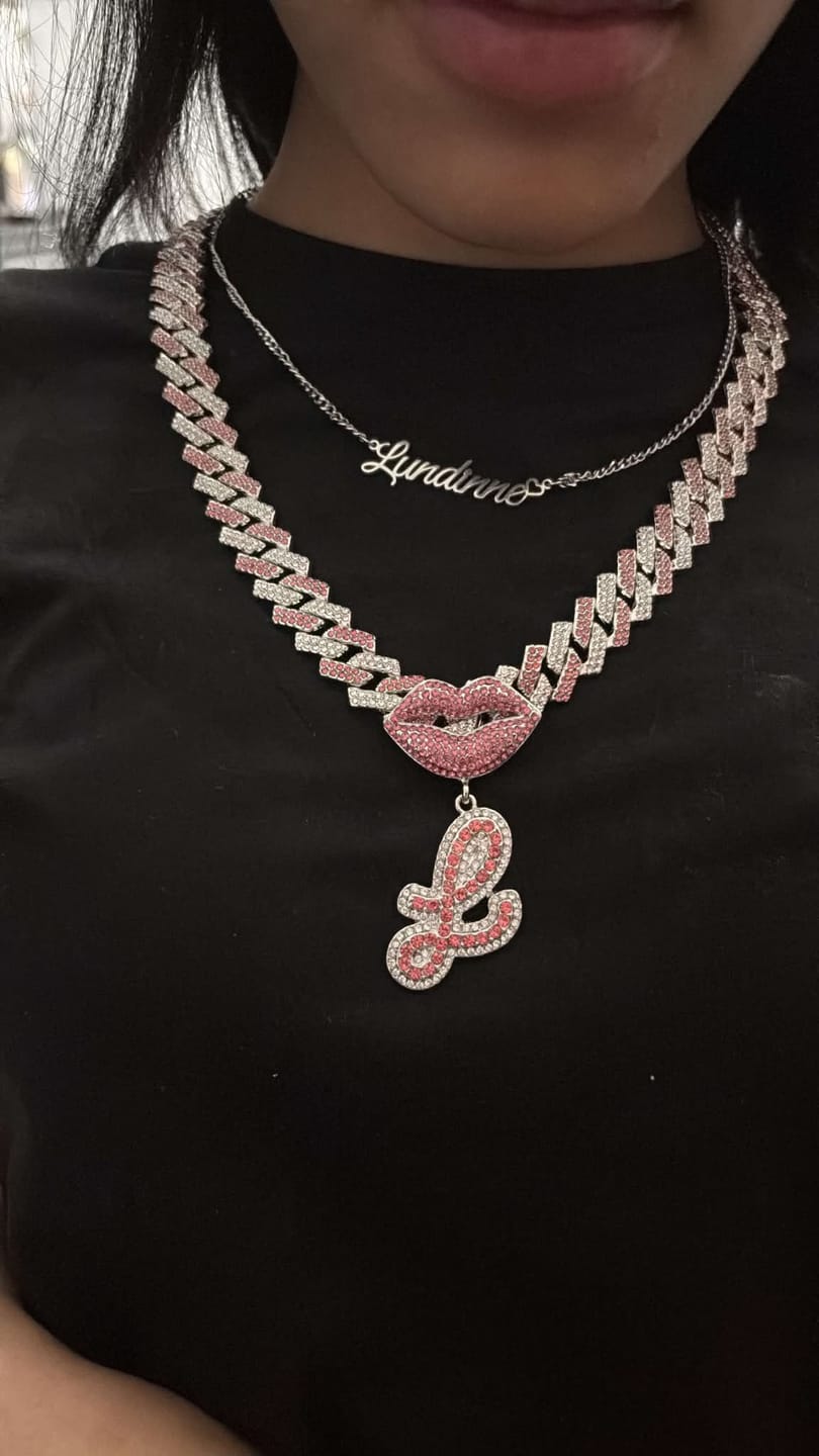 Customer photo review of LUXIIVA® LIPS INITIAL PENDANT(Ready to Ship)