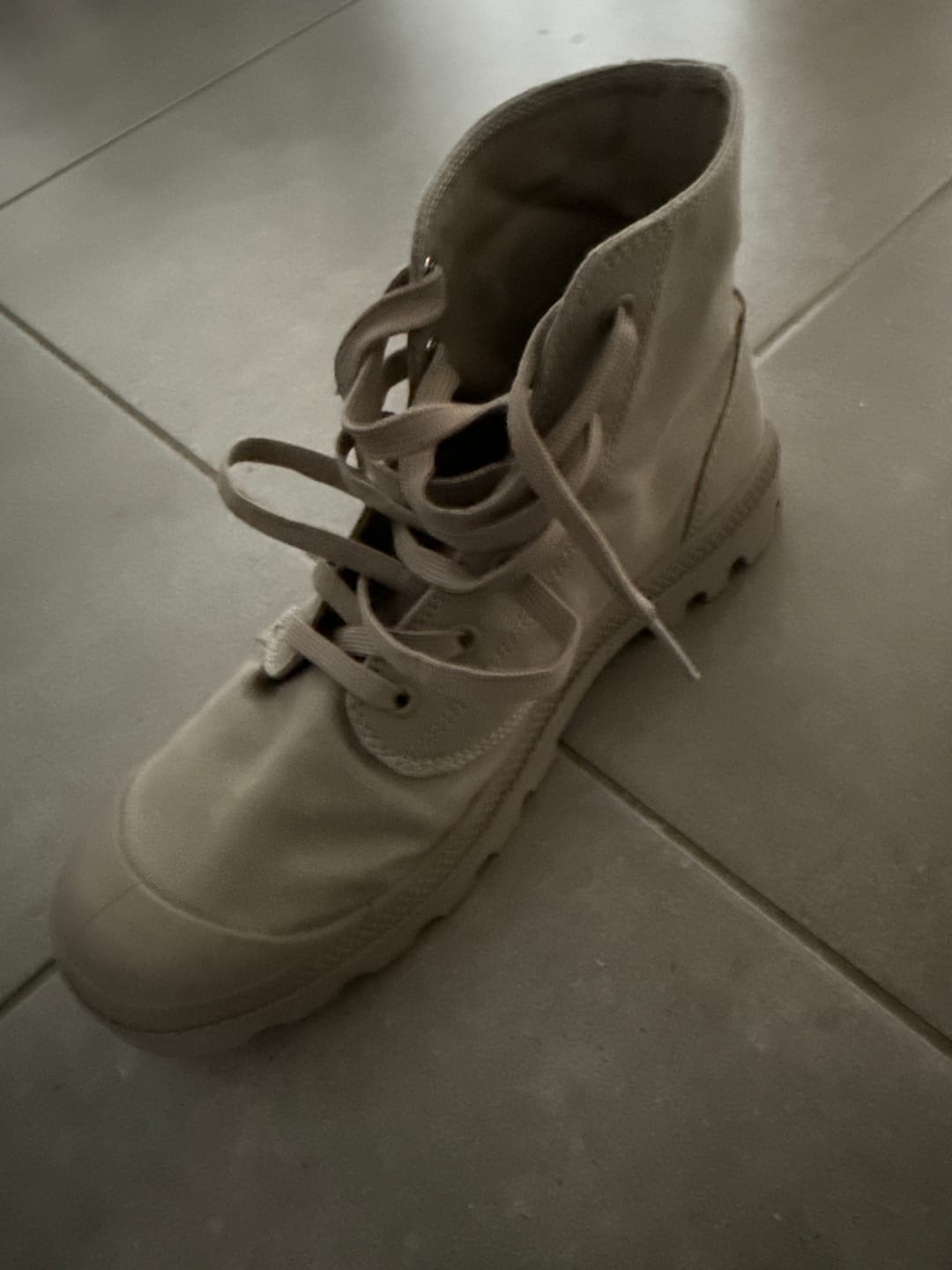 Customer photo review of מגפיים לגברים Mono Chrome