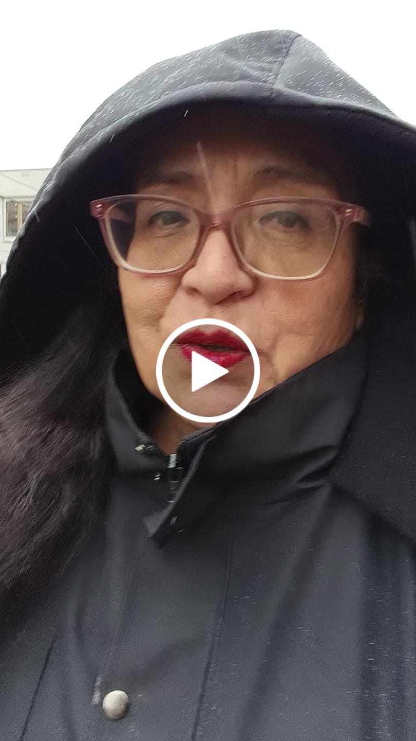 Customer video review of Chaqueta Impermeable