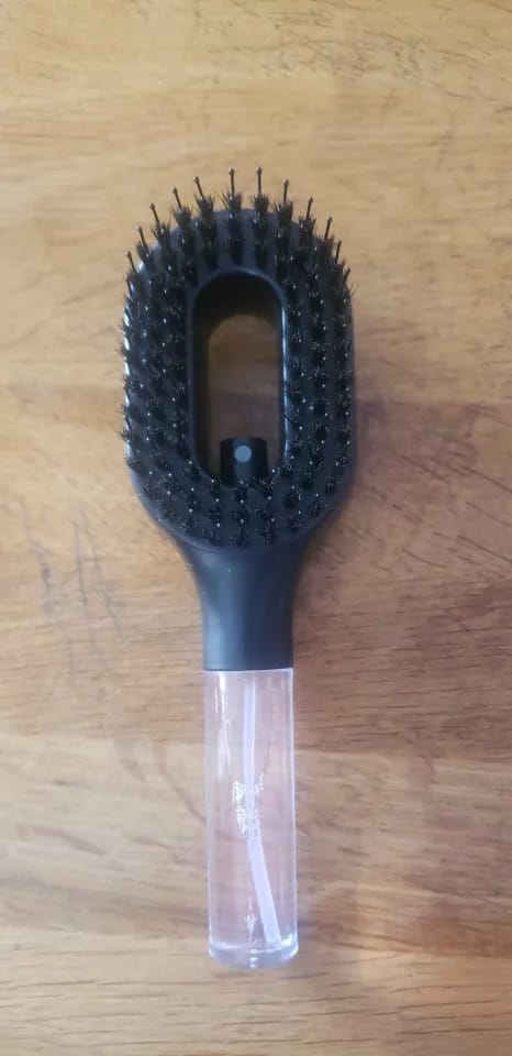 Customer photo review of Scalvée™ Anti-Frizz Hair Brush