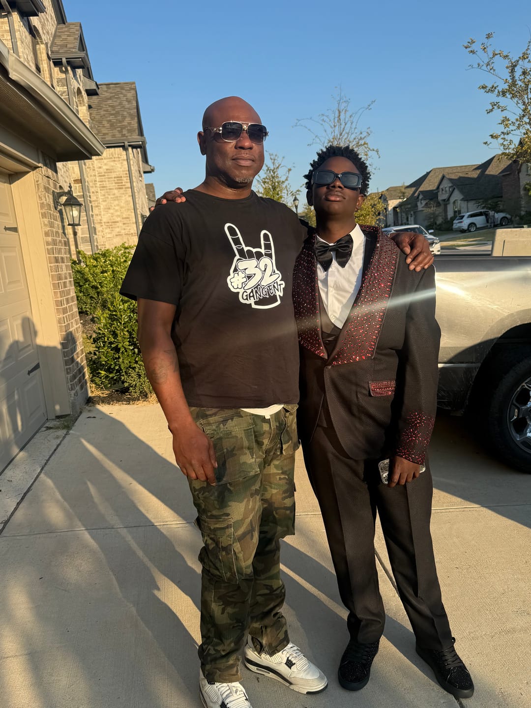 Customer photo review of 32 GANG BUDGET TEE