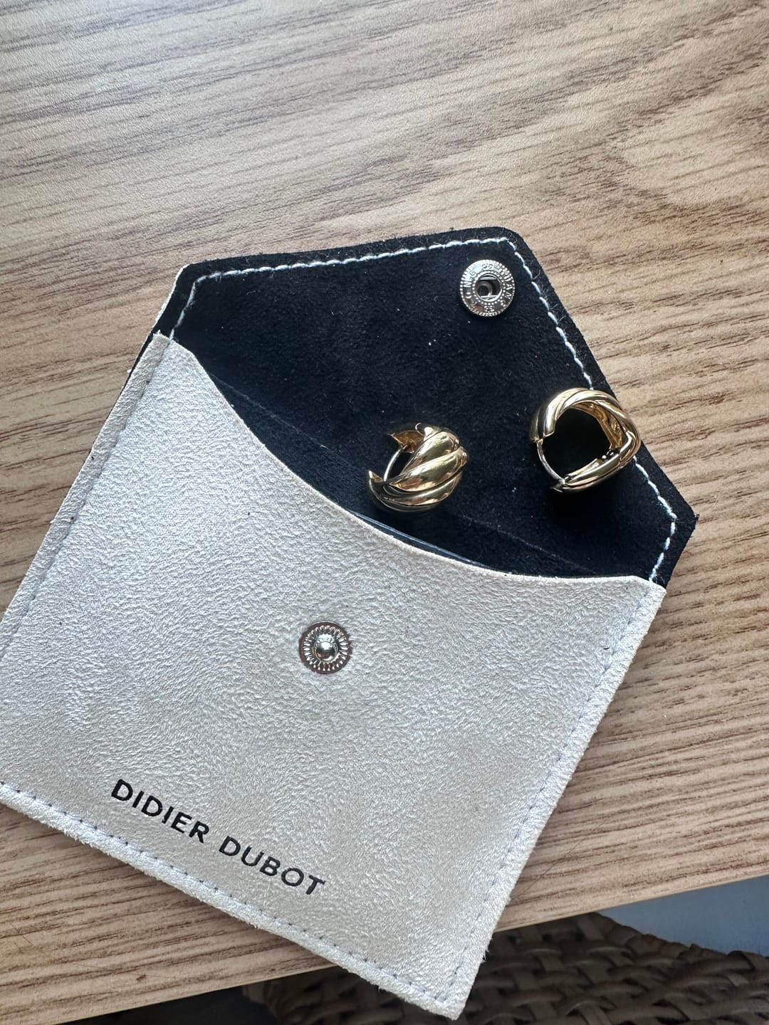 Customer photo review of Sélection. D Brass Earring