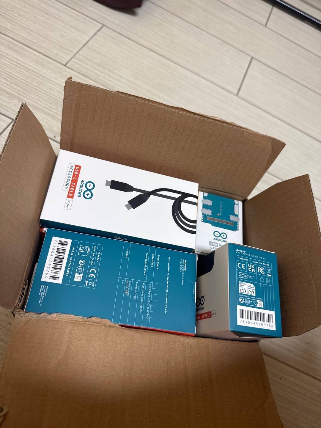 Customer photo review of Arduino® UNO™ Q 4GB