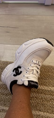 Customer photo review of SNEAKER IN PALE GRAY SUEDE WITH BLACK LOGO AND MESH