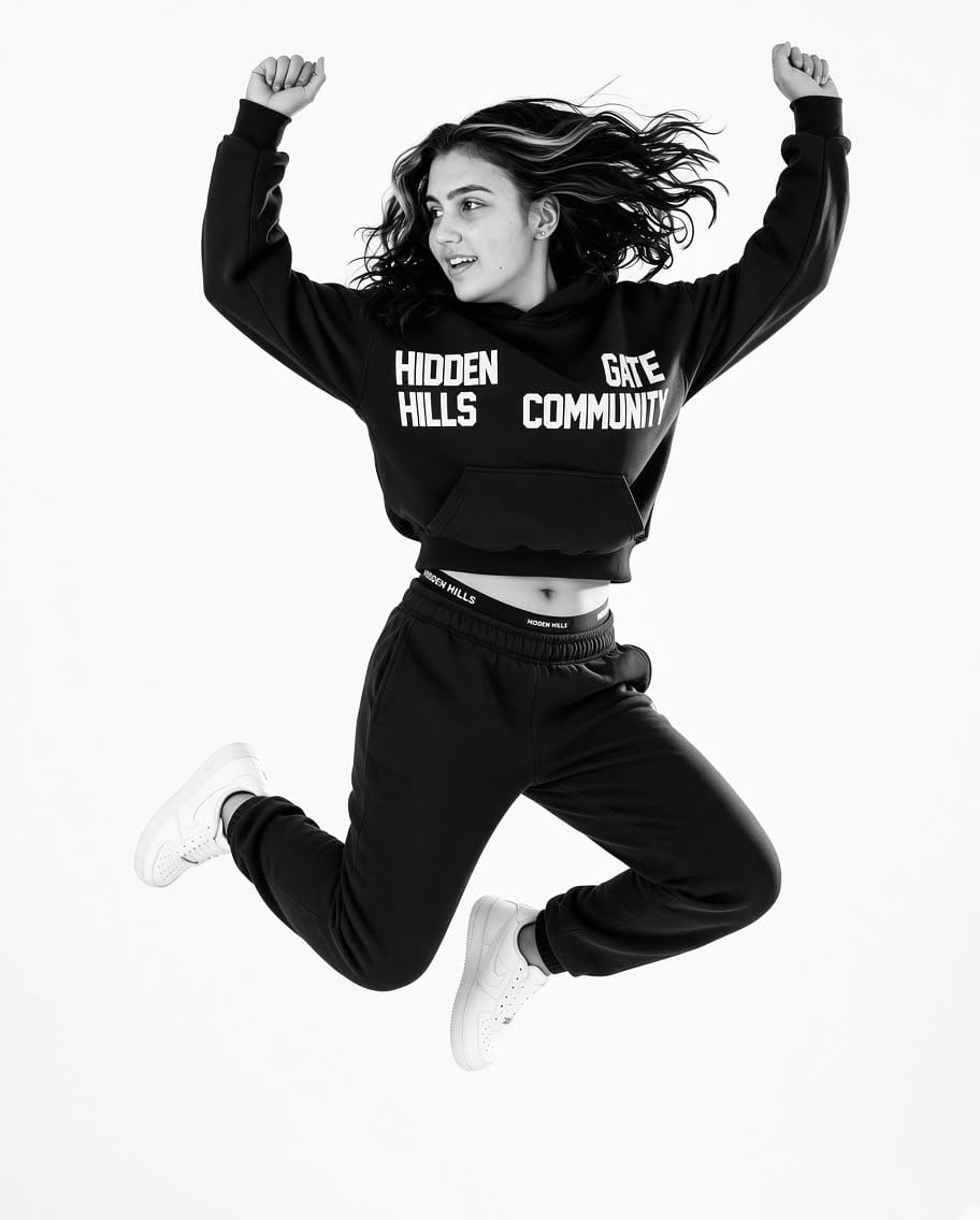 Customer photo review of GATED COMMUNITY HOODIE NAVY