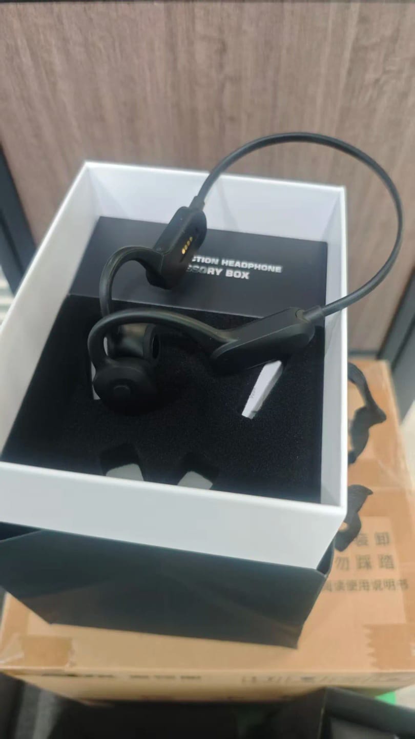Customer photo review of 🔥 Hear Conversations More Clearly – Comfortable Bone-Conduction Hearing Support