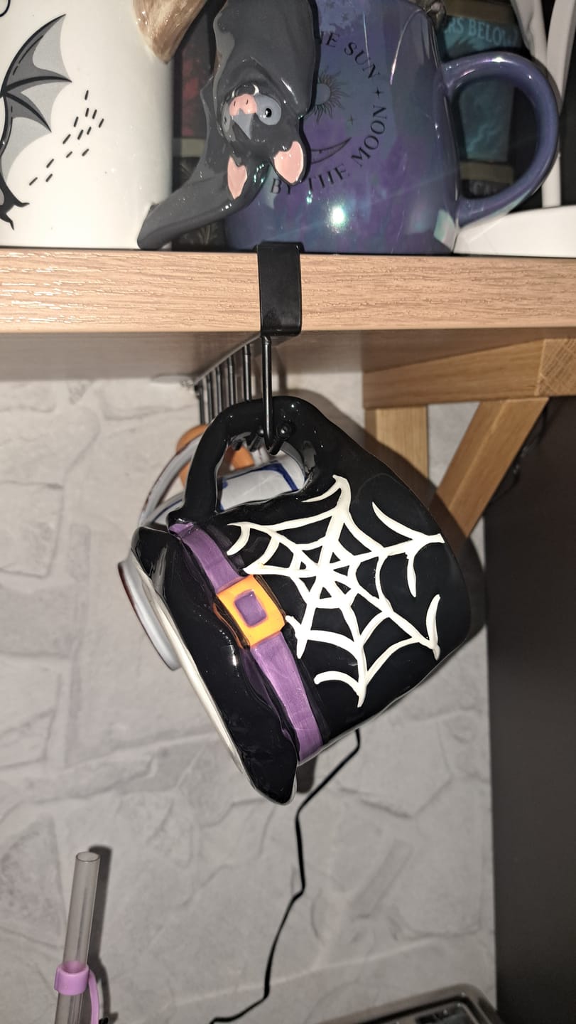 Customer photo review of Hexenhut-Tasse mit Spinnennetz und violettem Hutband