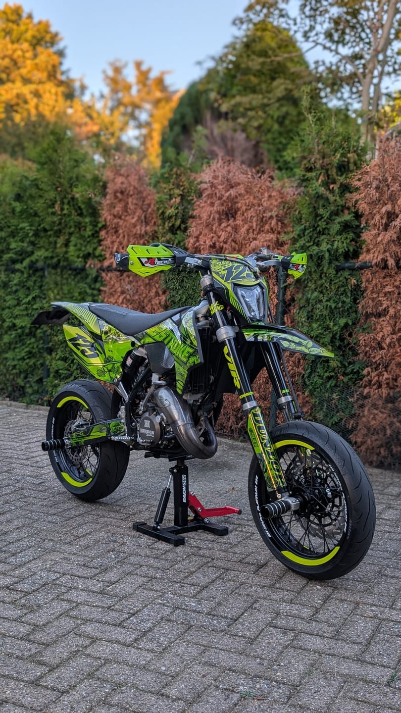 Customer photo review of NEW! OBSIDIAN FLOWER - GRAPHICS KIT