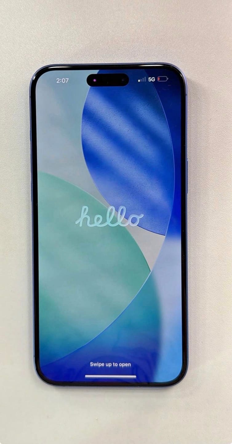 Customer photo review of iPhone 16 Plus