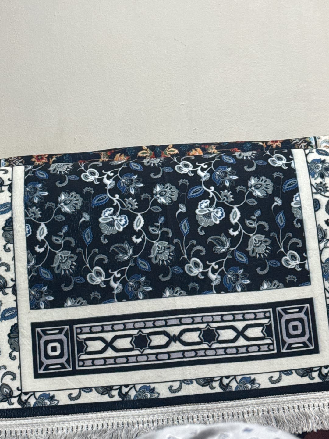 Customer photo review of Layl Blossom Padded Prayer Mat
