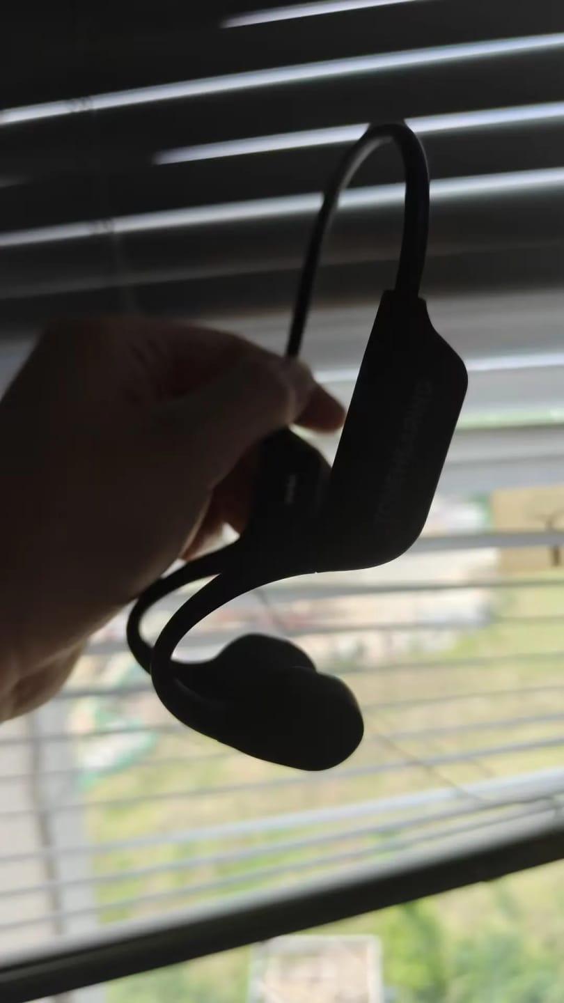 Customer photo review of 🔥 Hear Conversations More Clearly – Comfortable Bone-Conduction Hearing Support