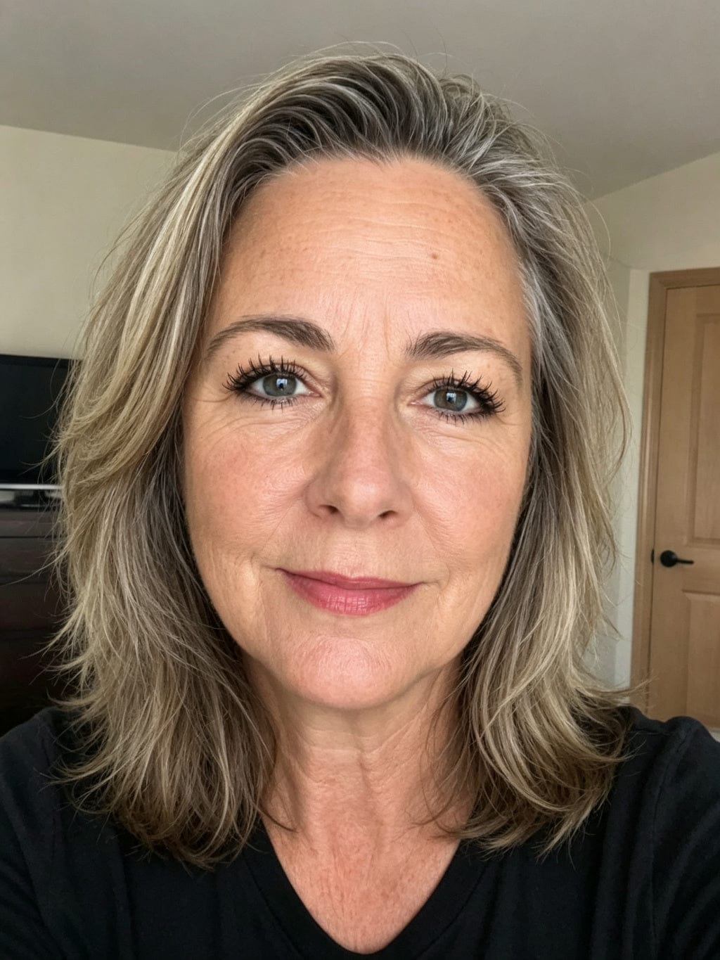 Customer photo review of Nookgood Mascara - For Mature Lashes