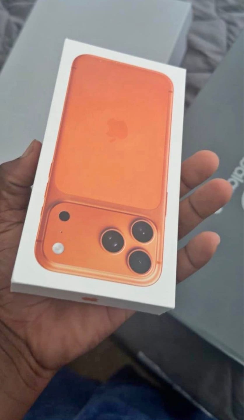 Customer photo review of iPhone 17 Pro Max