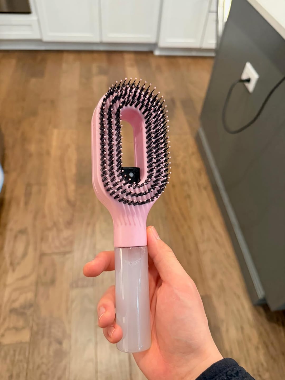 Customer photo review of Scalvée™ Anti-Frizz Hair Brush