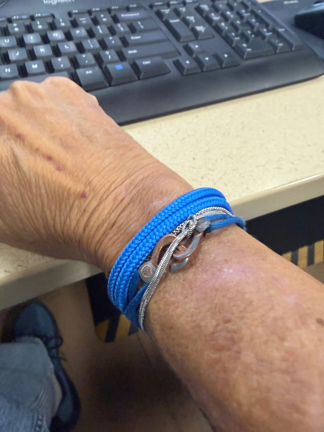Customer photo review of Paracord Bracelet Magnetic Blue