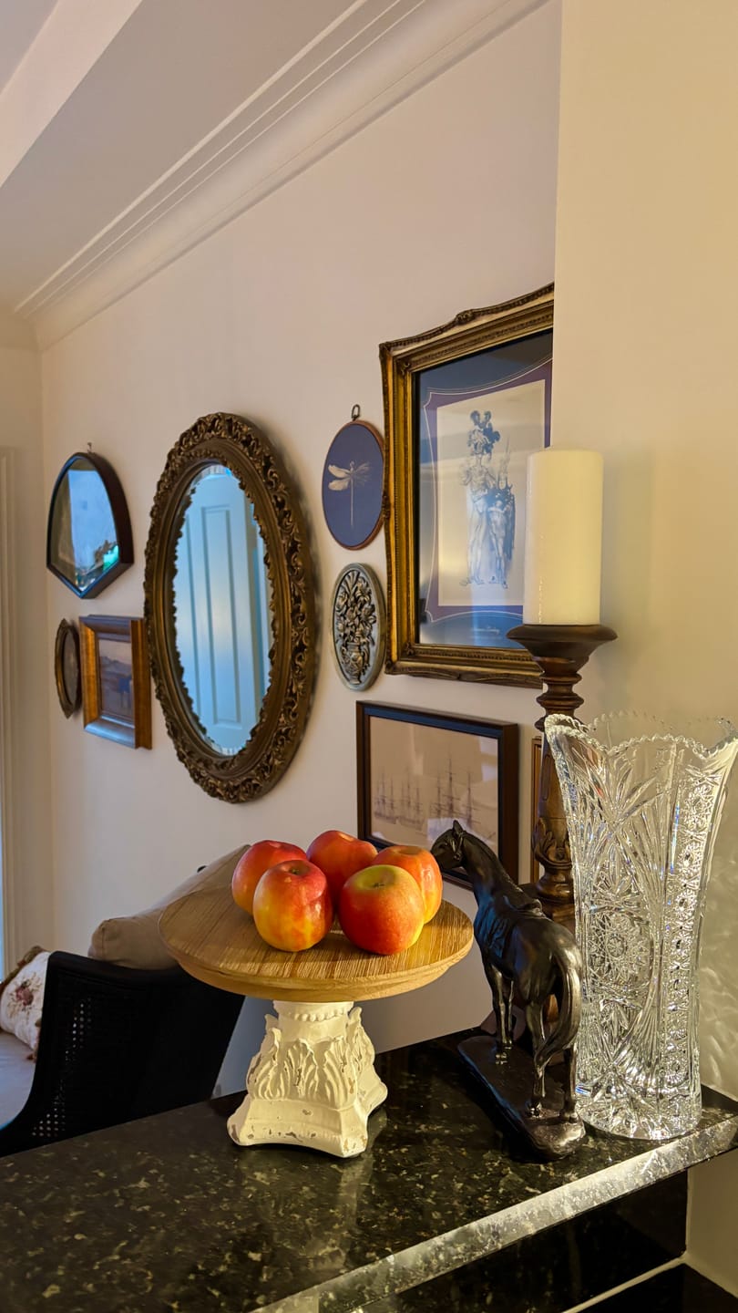 Customer photo review of Léon French Provincial Cake Stand, Antique White Magnesia & Fir Wood 27cm