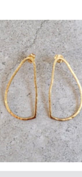 Customer photo review of Delilah Oval Drop Earring | Lines & Current