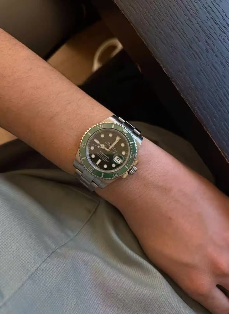 Customer photo review of Submariner Date 116610 Green Dial Automatic Watch