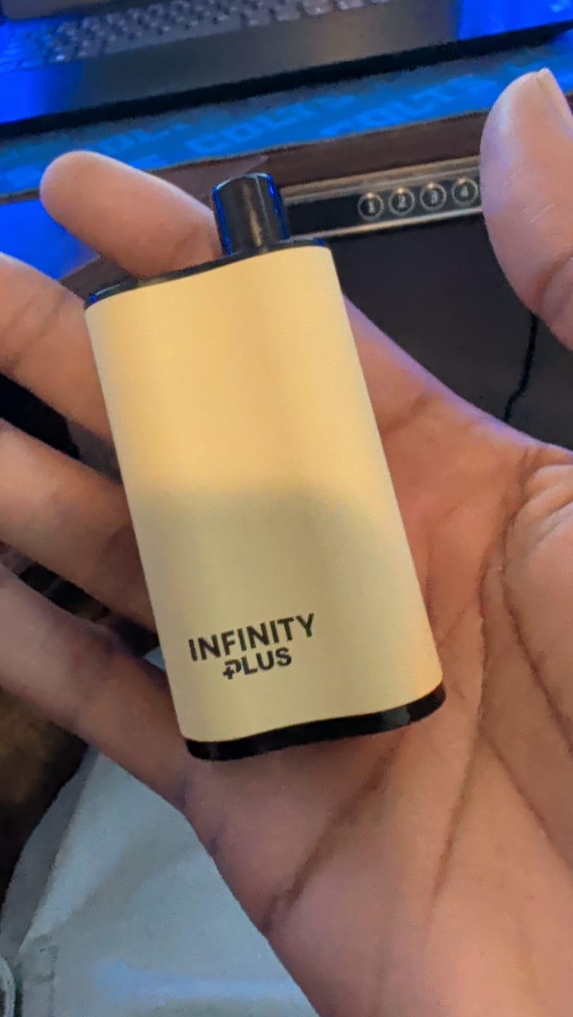 Customer photo review of Fume Ultra 2500 Puffs